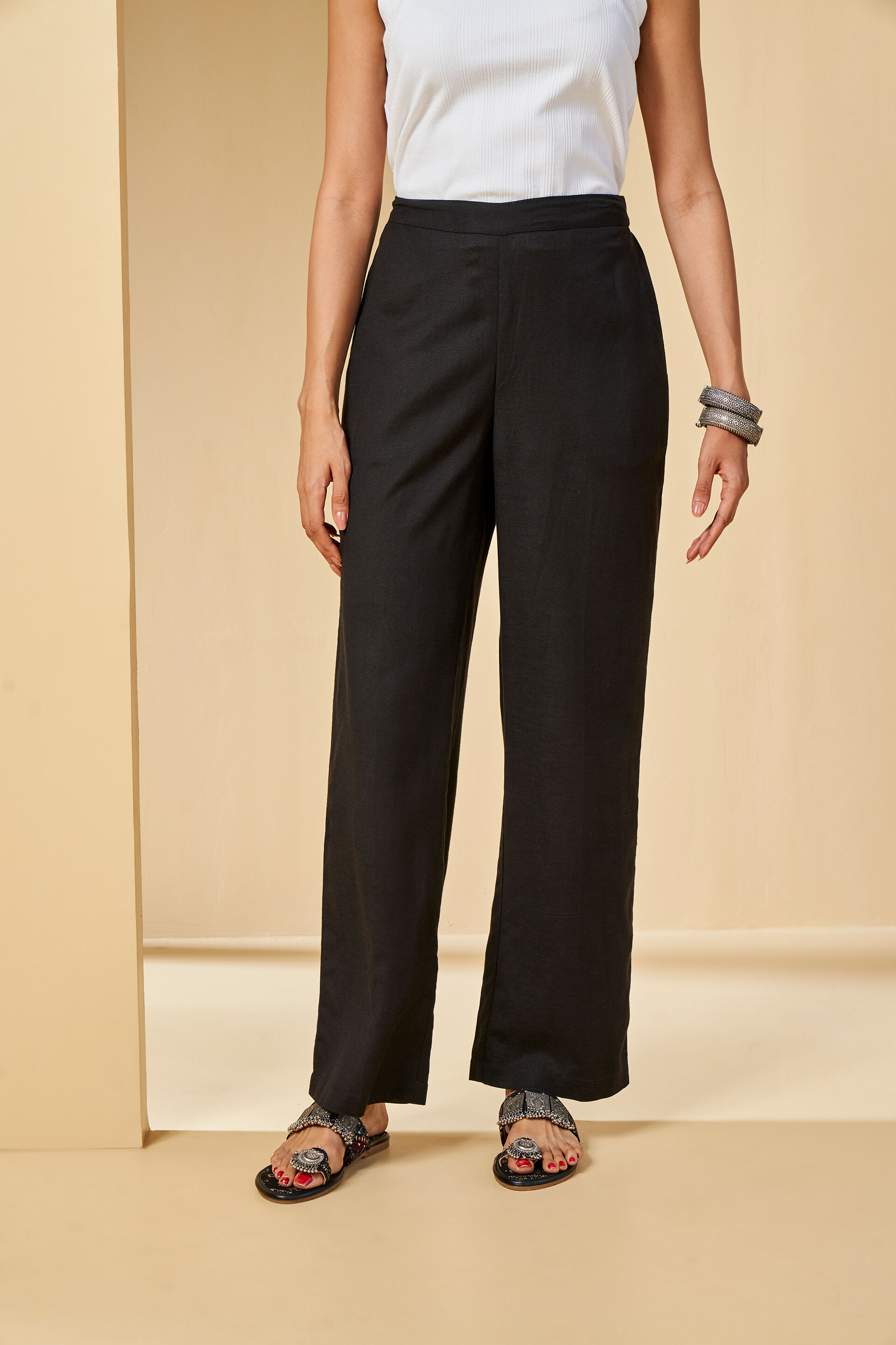Urbane Essentials Women's Straight-Leg Pant | Black – Scrub Pro Uniforms